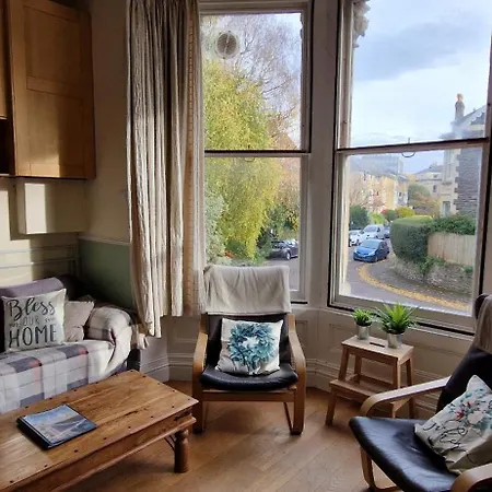 Lovely Victorian In Clifton Village * Bristol