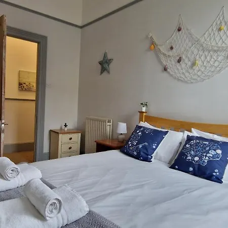 Lovely Victorian In Clifton Village Apartment *