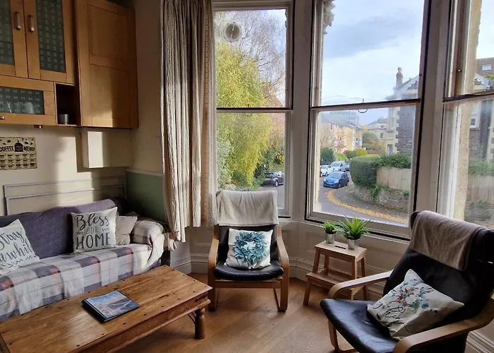 Lovely Victorian In Clifton Village * בריסטול